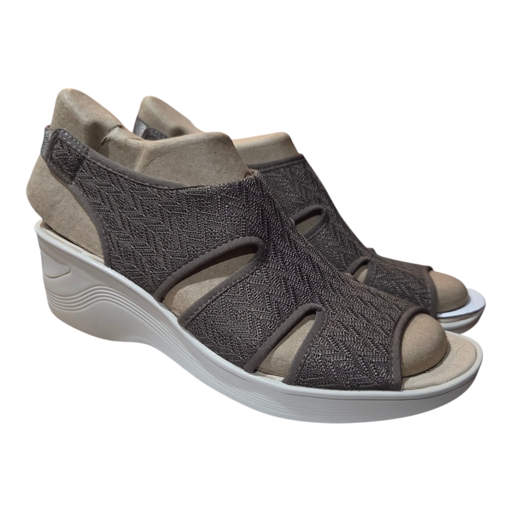 Bzees Women's Wedge Sandals in Brown and Cream